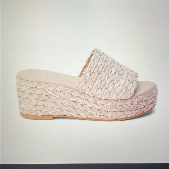 Matisse Shoes - Beach Woven Platform Sandals. These shoes are actually a Light Pink.
